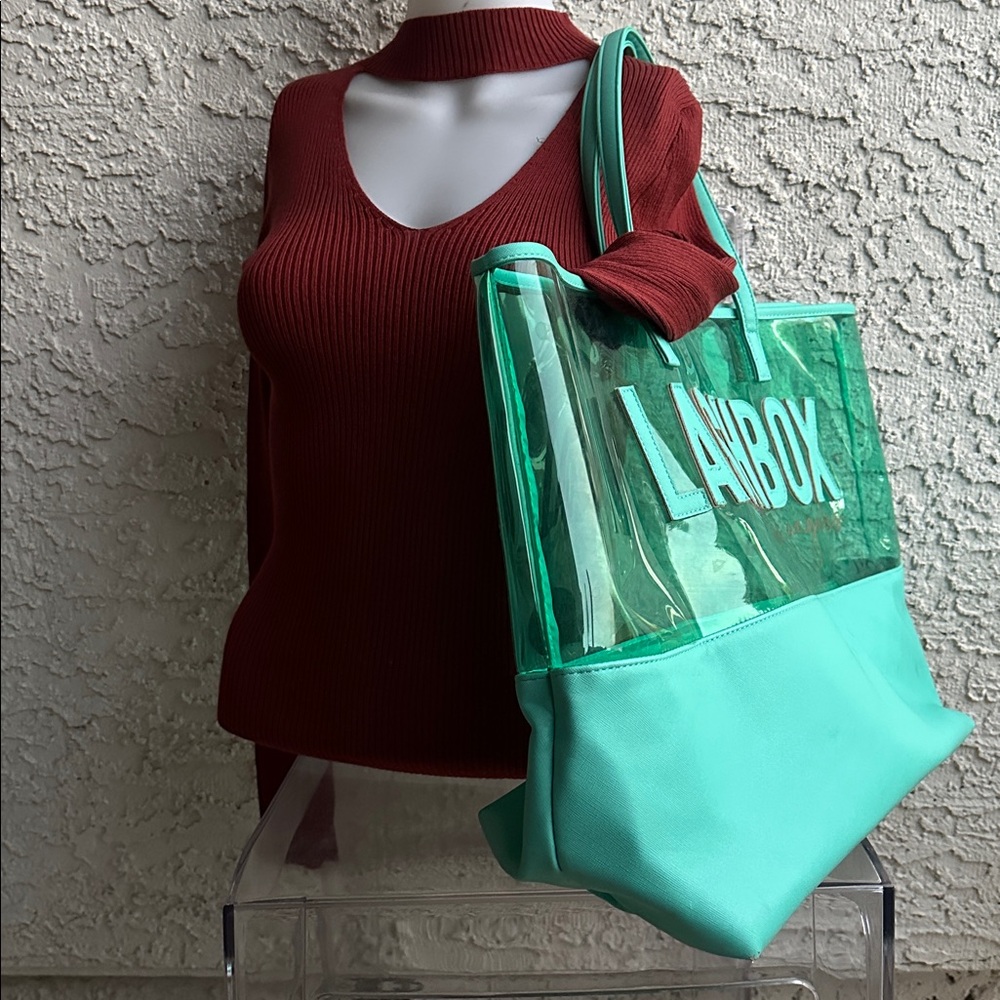 LBLA Vacation Tote XL-Lashbox LA luxury vegan leather & PVC bag-used few times - Picture 10 of 16